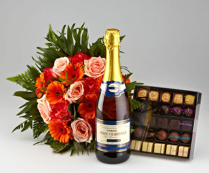 Lyserøde/orange Varm Buket Mousserende Vin Chokolade Send Blomster Med Bloomit - Bloomit Mousserende